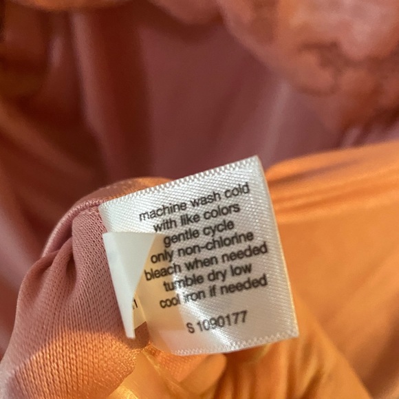 Flutter sleeve lace dress - Picture 10 of 12